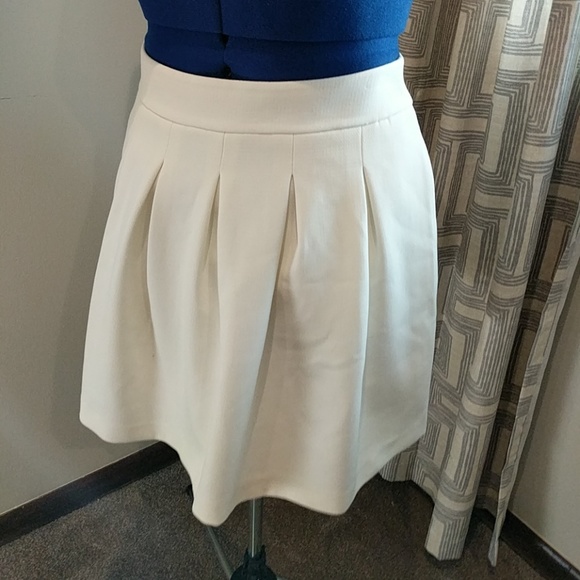 Banana Republic Dresses & Skirts - Banana Republic Full Skirt